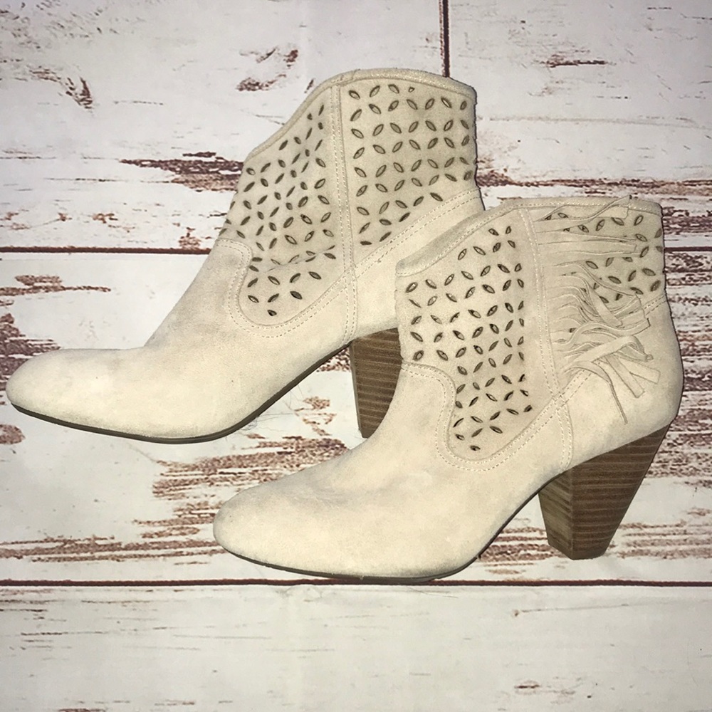 Tan Jessica Simpson heeled ankle booties